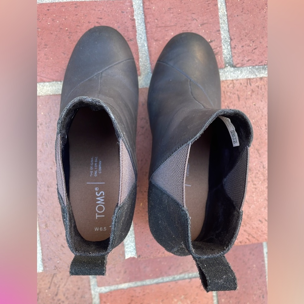 TOMS boot Women's Kelsey Fashion. Size 6.5 true to size. - Picture 6 of 10